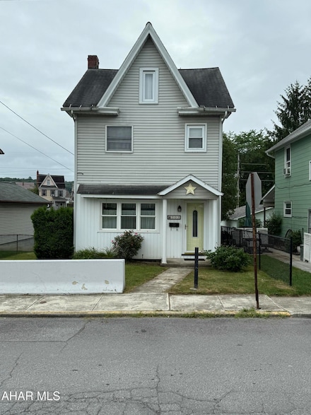 505 Oak St, Tyrone, PA 16686