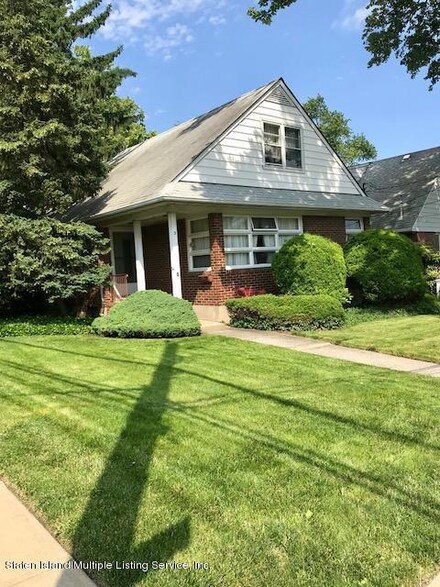 3 Bancroft Ave, Staten Island, NY 10306