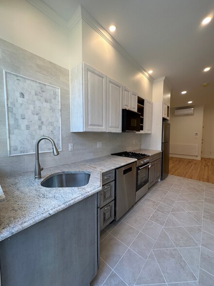 207 Court St Unit 2, Cobblehl, NY 11201
