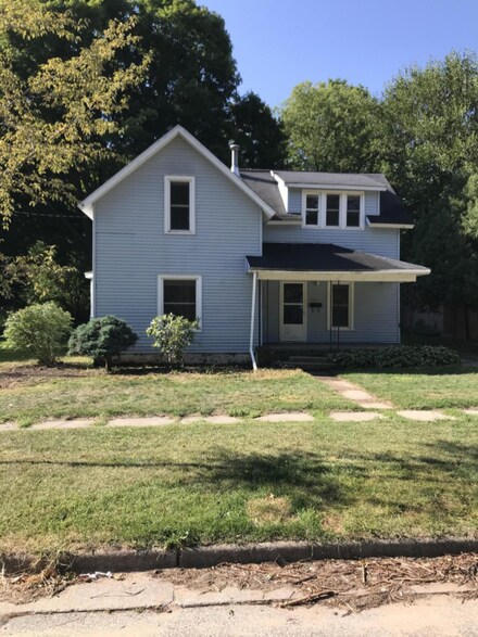 511 Johnson St E, Hart, MI 49420
