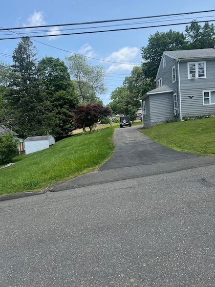 16 Springside Ave, Danbury, CT 06810