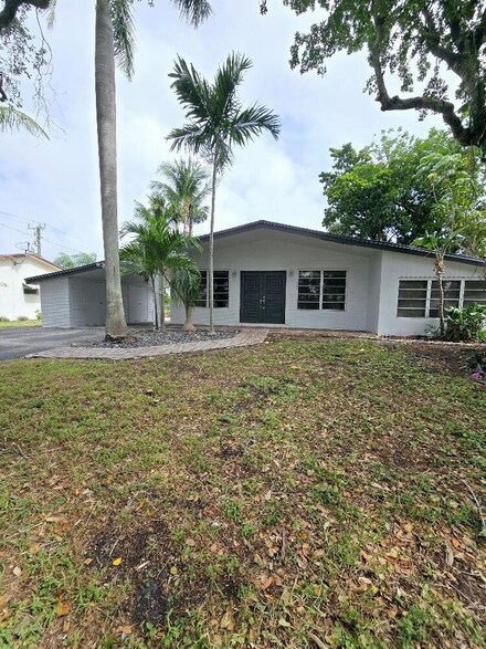 560 SE 2nd Terrace, Pompano Beach, FL 33060