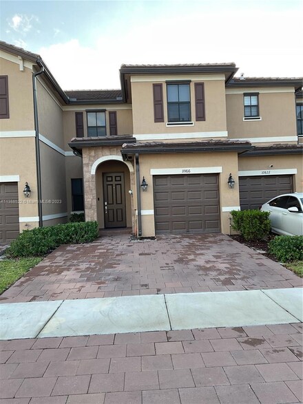 10816 W 33rd Ln Unit 10816, Hialeah, FL 33018