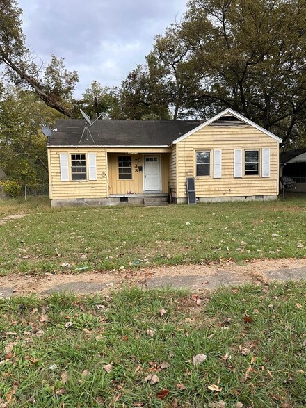 733 N 18th St, West Memphis, AR 72301
