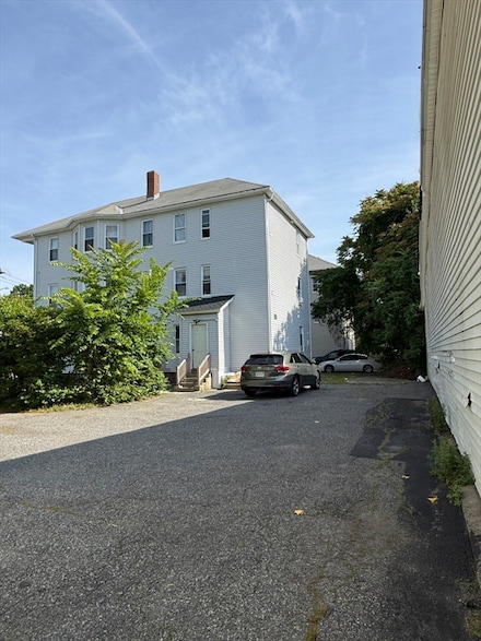 4 Rockdale St, Worcester, MA 01606
