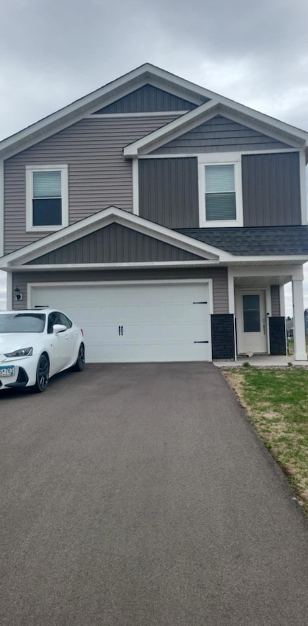 39685 Fallbrook Ave, North Branch, MN 55056