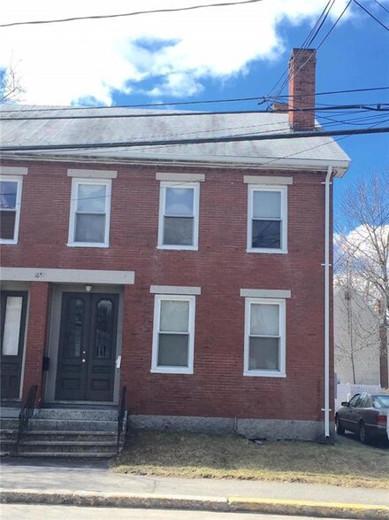 30 Thornton Ave, Saco, ME 04072