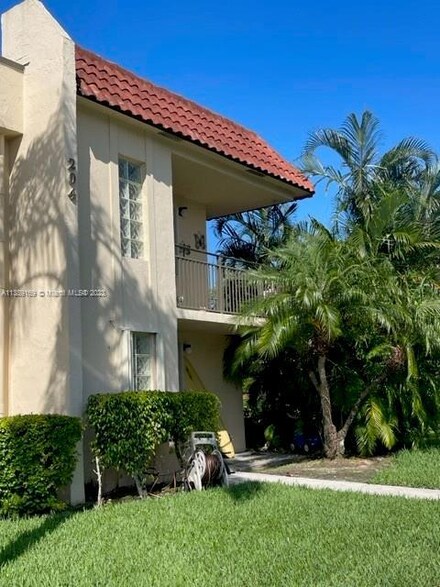 16471 Blatt Blvd Unit 206, Weston, FL 33326