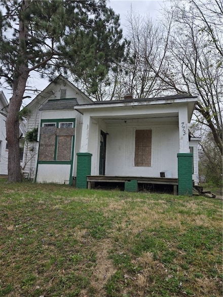 773 E Clay St, Decatur, IL 62521