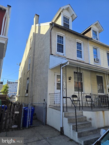 736 Pear St, Reading, PA 19601