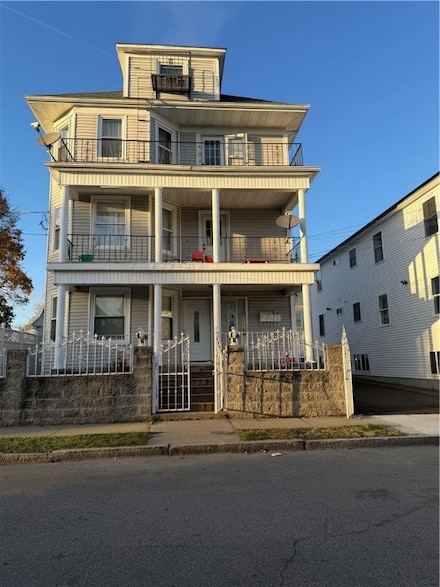 311 Indiana Ave, Providence, RI 02905