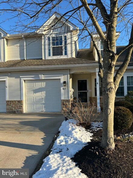 172 Progress Dr, Doylestown, PA 18901