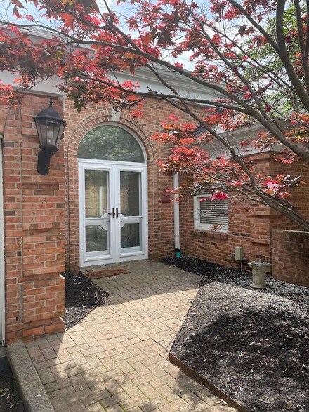 110 Windings Ln, Fort Thomas, KY 41075