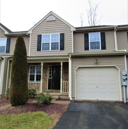 9 Sand Hollow Dr, Drums, PA 18222