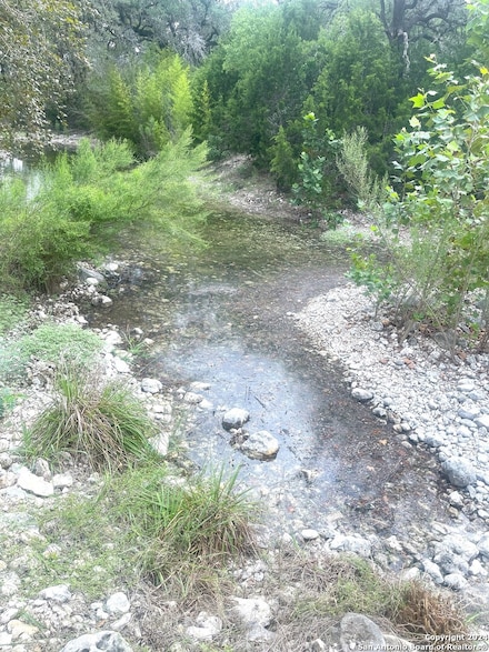 2765 W Rr 337, Leakey, TX 78873