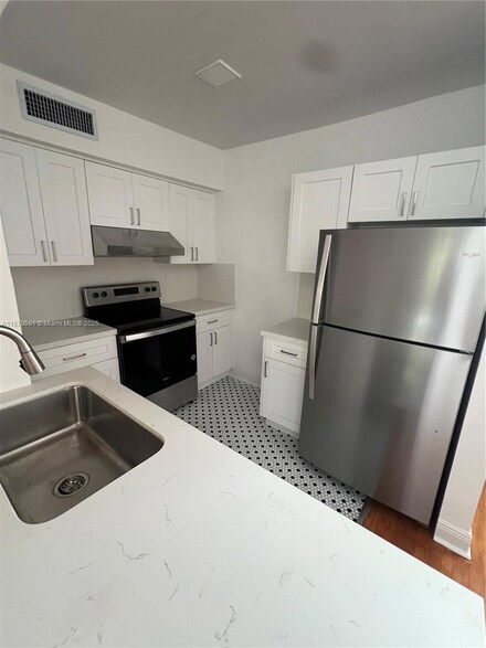 1561 West Ave Unit 3, Miami Beach, FL 33139