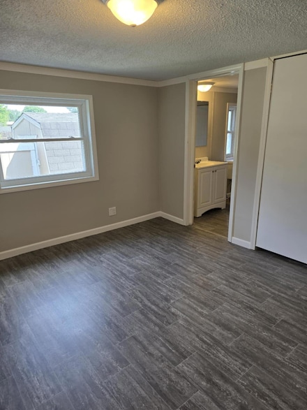 3683 Chestnut St, Village of Clarkston, MI 48348
