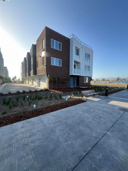 2388 Stanford St, Alameda, CA 94501