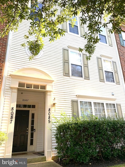 8087 Gatehouse Rd Unit 27, Falls Church, VA 22042