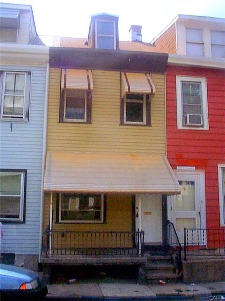 1012 Locust St, Reading, PA 19604