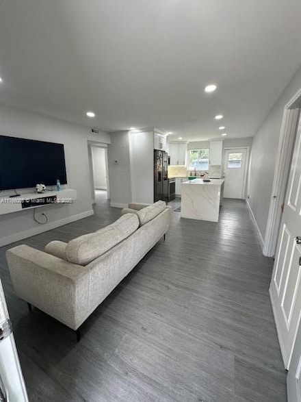 1870 NW 83rd St, Miami, FL 33147