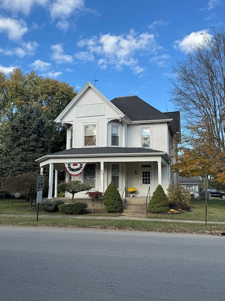 33 E High St, Frankfort, OH 45628