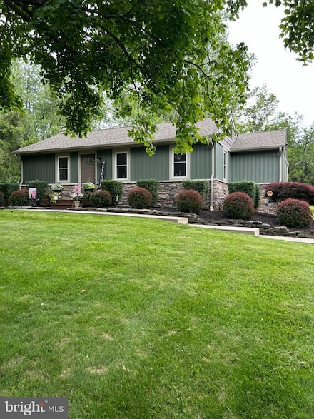 3426 Bursonville Rd, Riegelsville, PA 18077