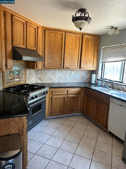 10959 Rio Ruso Dr, Windsor, CA 95492