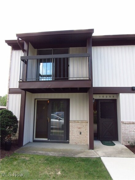 16255 Heather Ln, Middleburg Heights, OH 44130