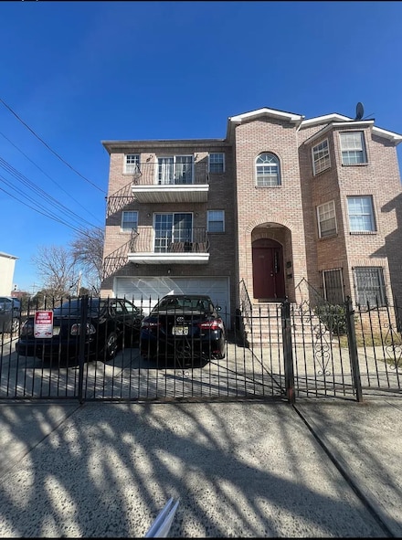 130 Hudson St, Newark, NJ 07103