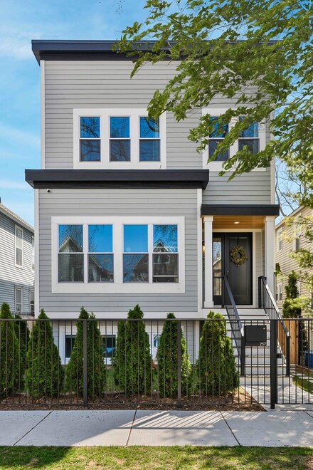 2517 W Shakespeare Ave, Chicago, IL 60647