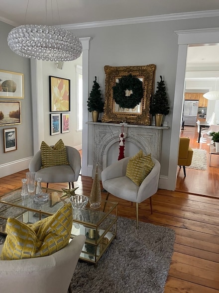 17 Warren Ave, West Newton, MA 02465