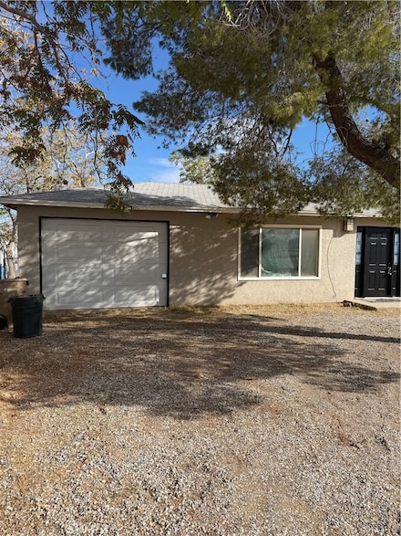 9047 10th Ave, Hesperia, CA 92345