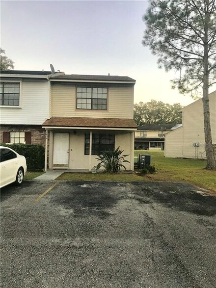 1439 Ridge Lake Ct, Lakeland, FL 33801