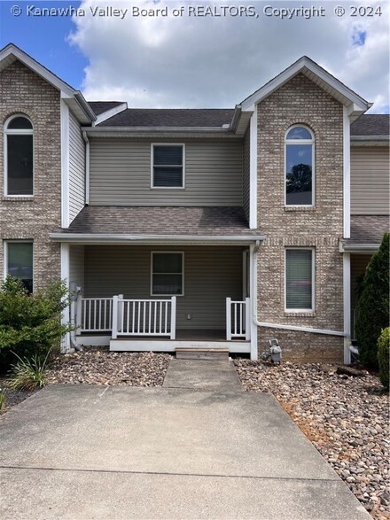 28 Deer Valley Dr, Hurricane, WV 25526