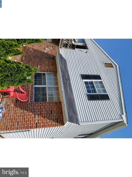 307 Corinthian Ave, Essington, PA 19029