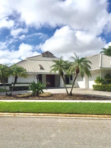 21249 Bellechasse Ct, Boca Raton, FL 33433