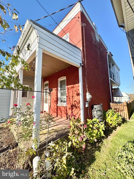 427 Main St, Hamburg, PA 19526
