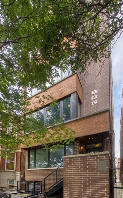 608 N May St Unit 4, Chicago, IL 60642
