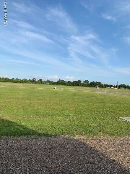 8 S Estate Dr, New Iberia, LA 70563