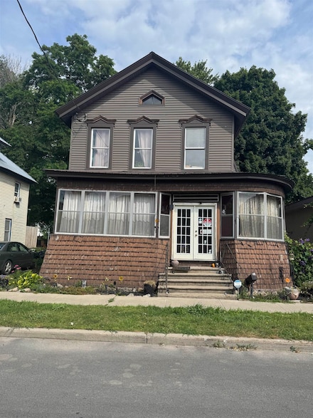 216 Montgomery St, Ogdensburg, NY 13669