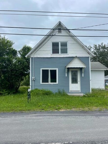 872 Main St, Madawaska, ME 04756