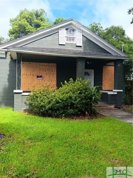 3209 Burroughs St, Savannah, GA 31405
