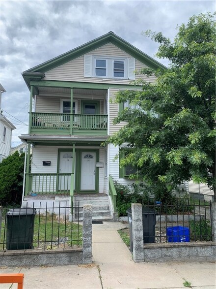 24 Pumgansett St, Providence, RI 02908