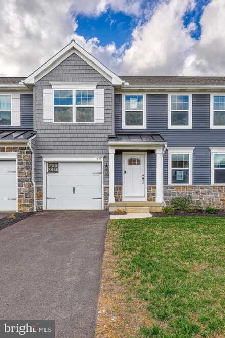 416 Mayapple Dr, Annville, PA 17003