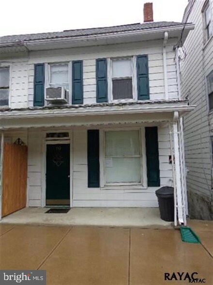 60 E Main St, Windsor, PA 17366