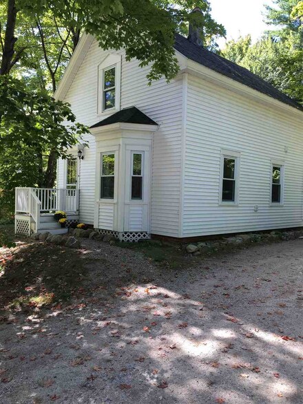 65 Forest St, Sanbornville, NH 03872