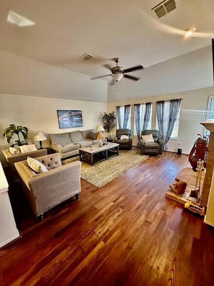 2929 Marsh Dr, Lancaster, TX 75134