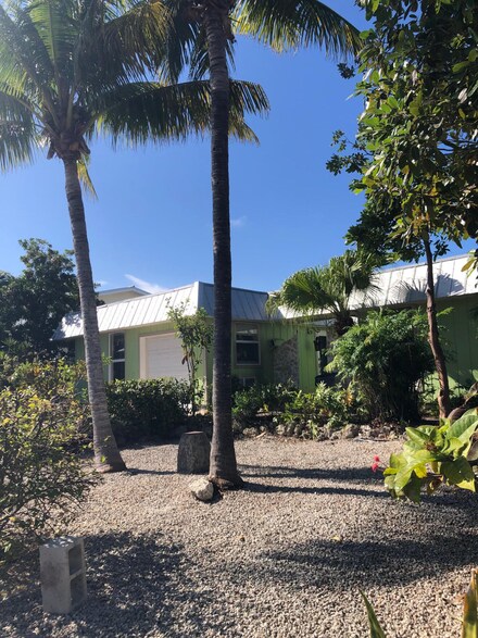 12 Diamond Dr, Key West, FL 33040