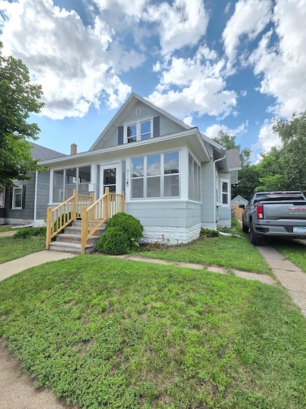 918 W King St, Winona, MN 55987